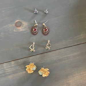 Bundle to save $$$. Set of 4 earrings